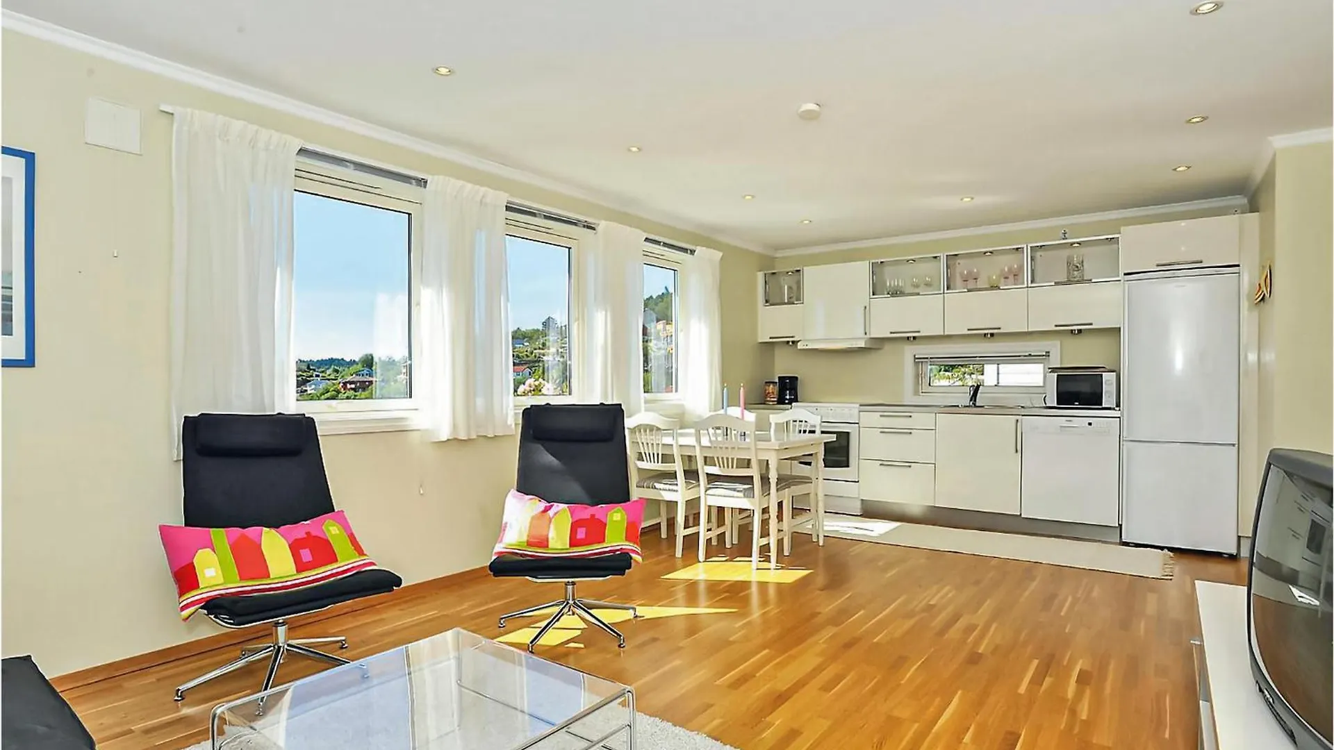 Cozy Apartment In Straumsgrend With Kitchen Bergen